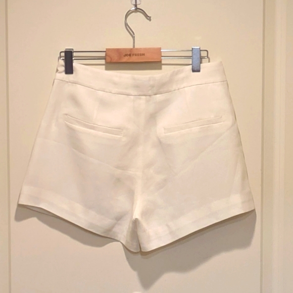EUC Mo & Co 150 Blue and White Mini Shorts - SEE SIZE NOTES - Picture 4 of 5